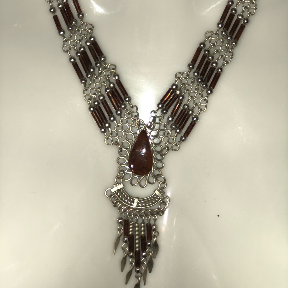 Vintage v line necklace